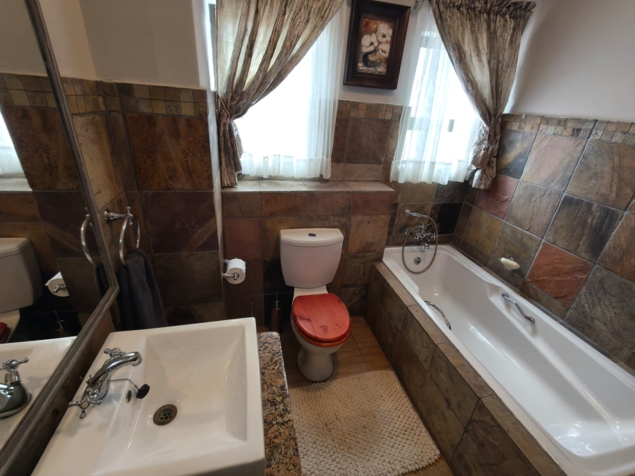 4 Bedroom Property for Sale in Leloko Lifestyle Estate North West